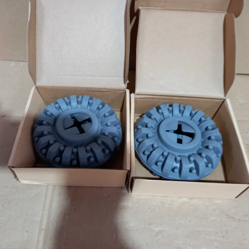 2 ASSORTED RUBBER TYRED TOOTH CLEANING TREAT
