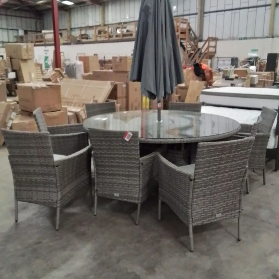 LUARA JAMES RATTAN GARDEN SET INCLUDING 7 CHAIRS AND A GLASS TABLE AND UMBRELLA 