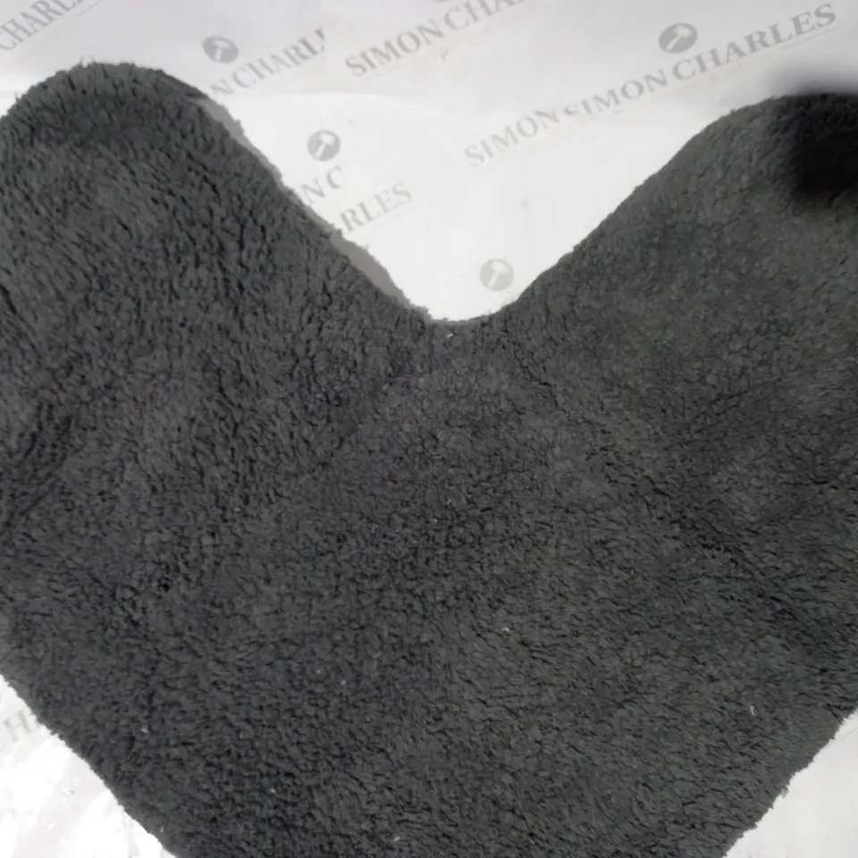 ALLURE BATH RUG IN DARK GREY (70 X 35CM APPROX)