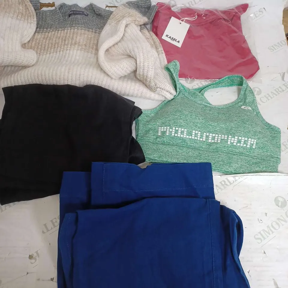BOX OF APPROXIMATELY 22 ASSORTED CLOTHING ITEMS TO INCLUDE - TROUSERS , BRA , JUMPER ETC