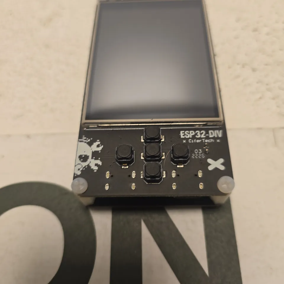 ESP32-DIV DEVELOPMENT BOARD WITH TFT DISPLAY AND FIVE BUTTONS