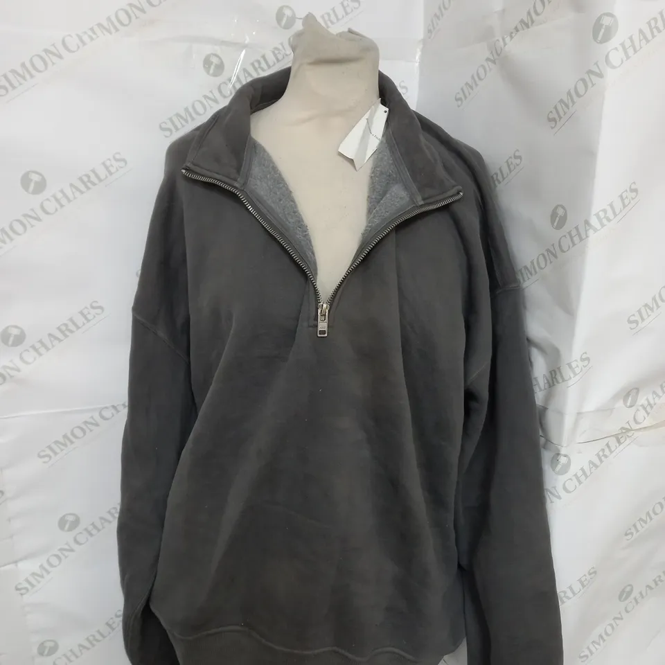 ABERCROMBIE & FITCH 1/4 PULLOVER IN GREY SIZE M