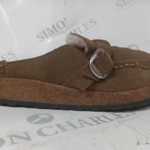 BOXED PAIR OF BIRKENSTOCK SHOES IN BROWN EU SIZE 40