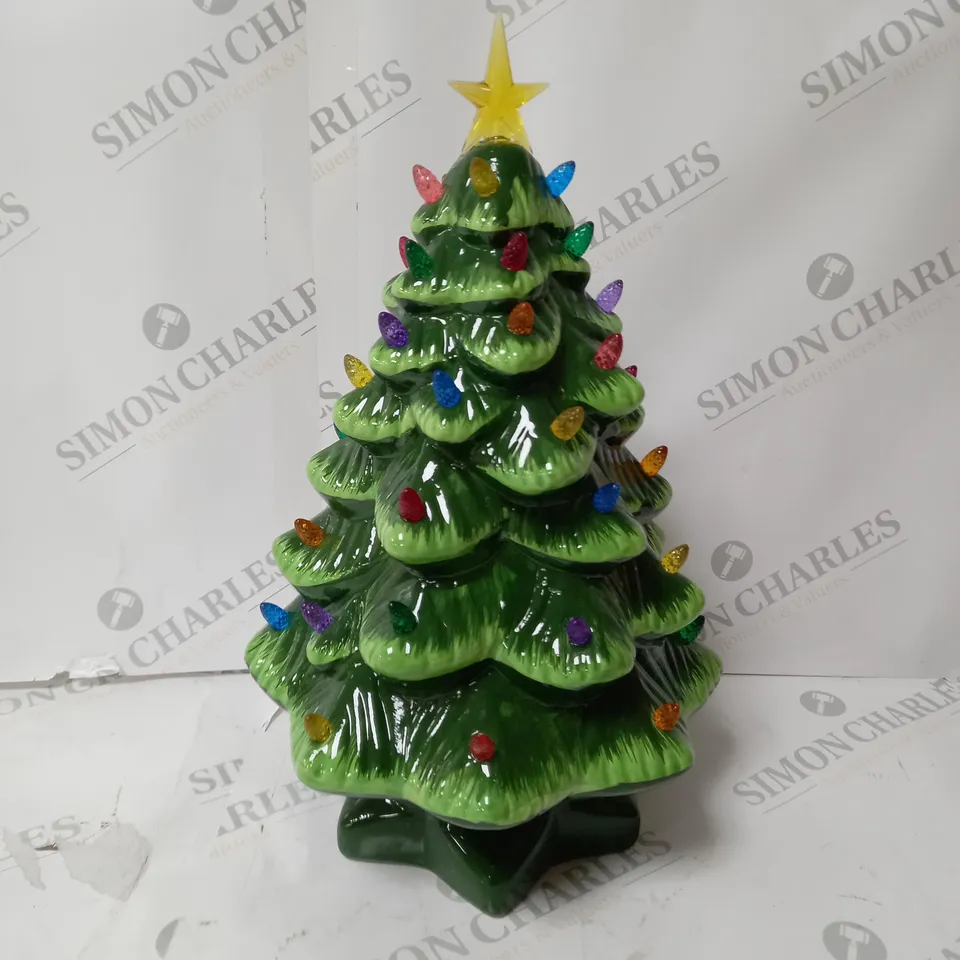 CHRISTMAS TREE DECOR