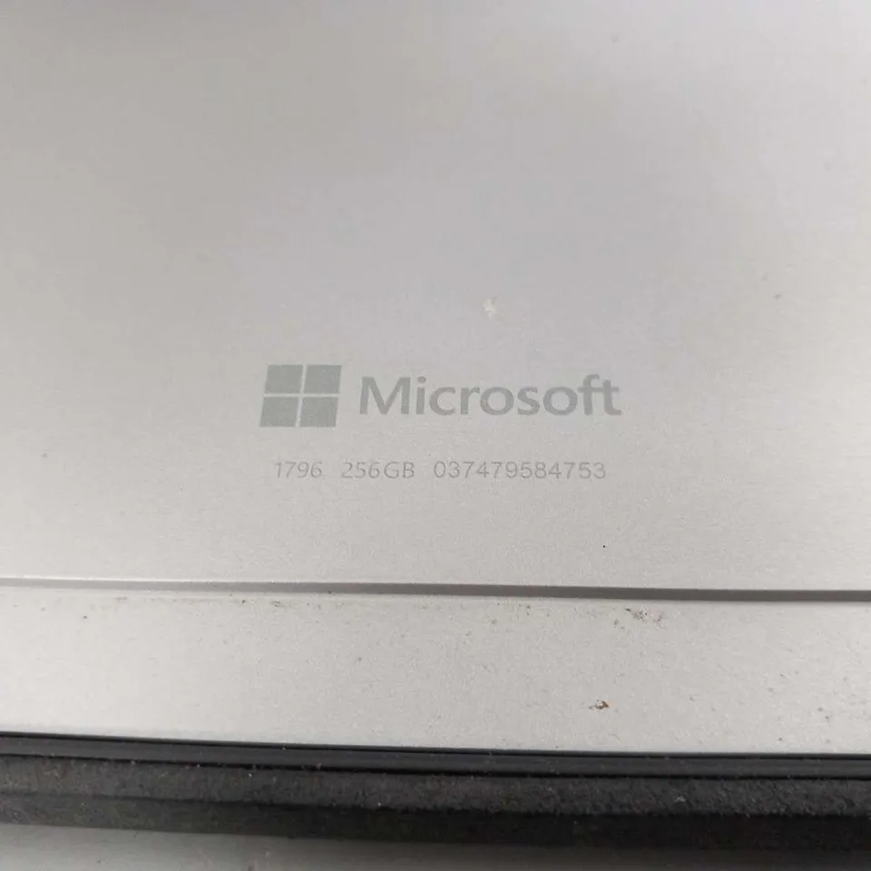 MICROSOFT SURFACE PRO 5 256GB 1796