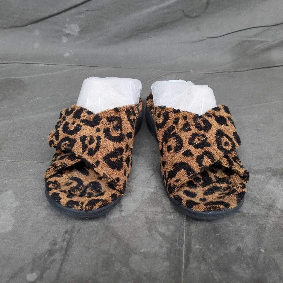 WIONIC RELAX SLIPPER – LEOPARD PRINT BROWN MULTI, WOMEN'S SLIPPERS UK 6