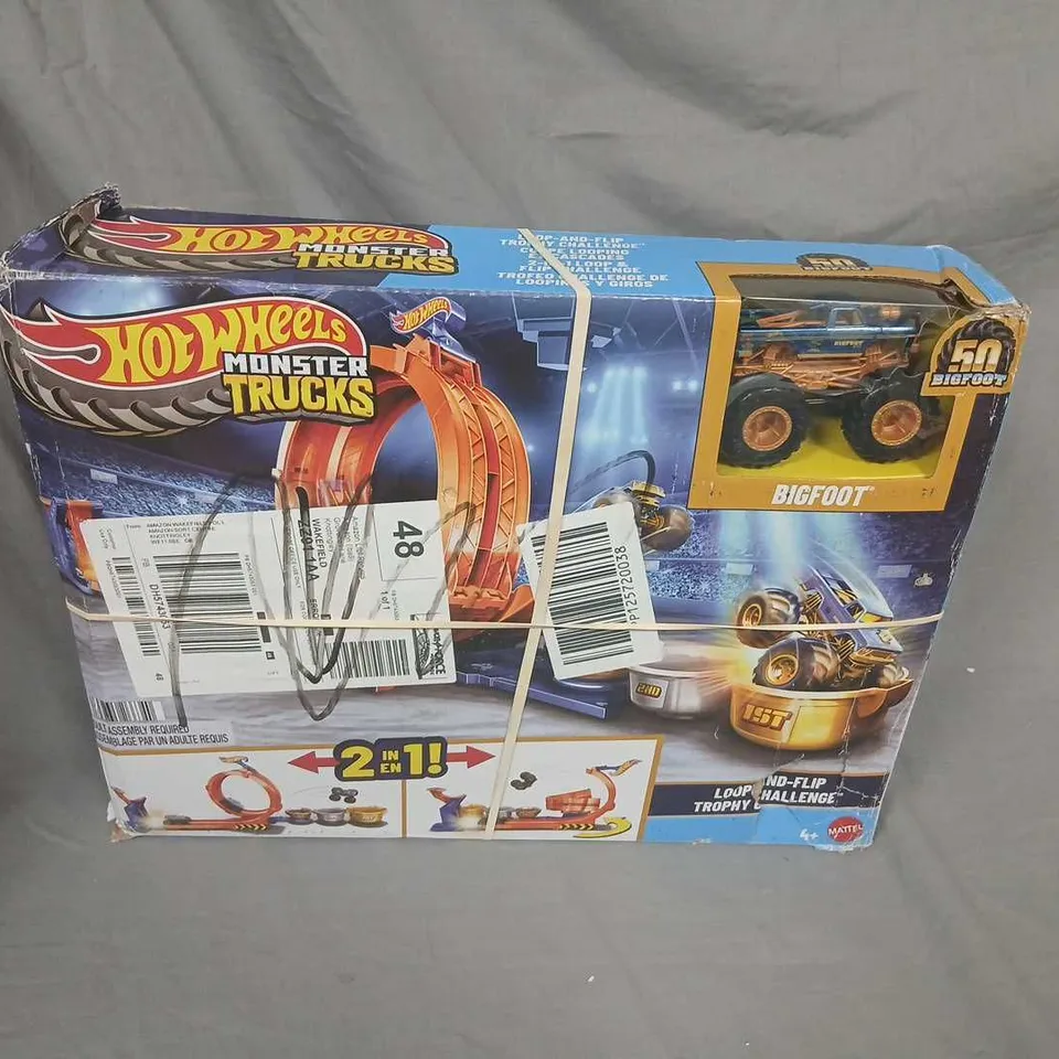HOT WHEELS MONSTER TRUCKS 2-IN-1 BIGFOOT TRACK PLAYSET – BOXED