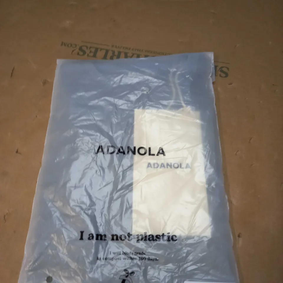 ADANOLA SHORT SLEEVE LONGLINE TOP SIZE S