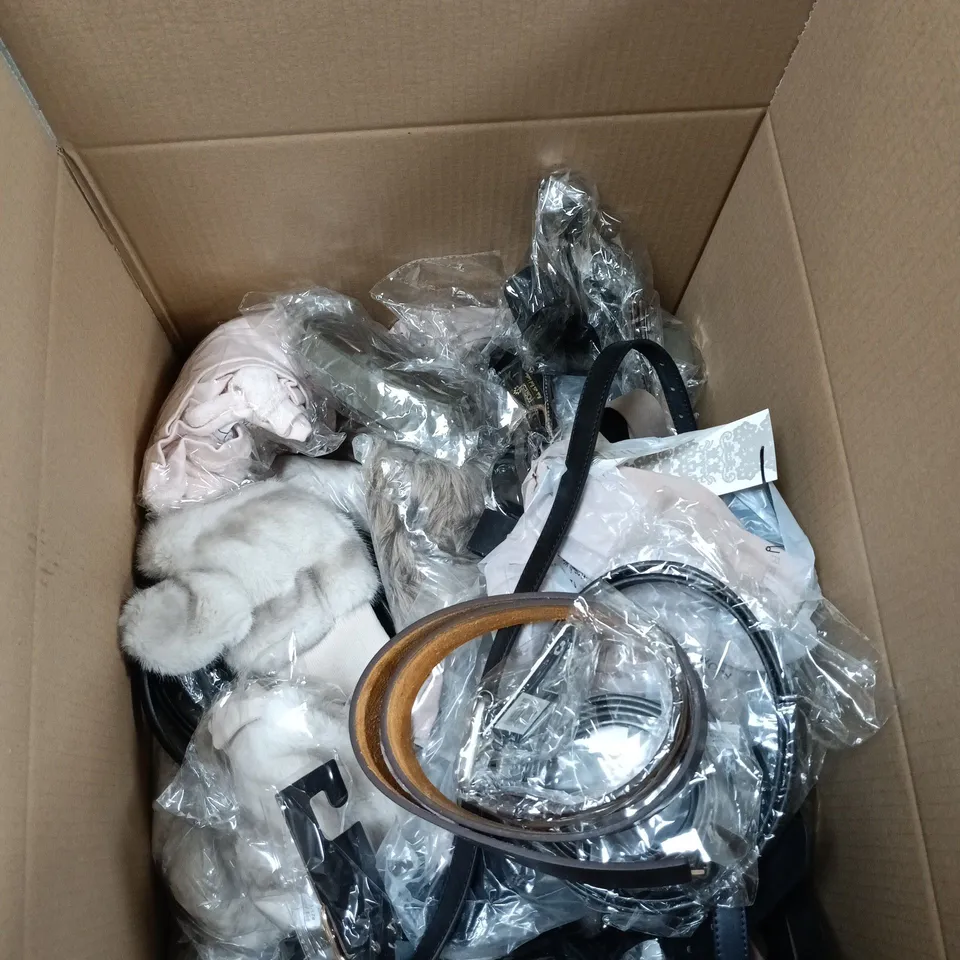 BOX OF APPROXIMATELY 30 ASSORTED ITEM TO INCLUDE & MAISI CLOTHING, SHOE TREE FOOTWEAR, BELTS ETC
