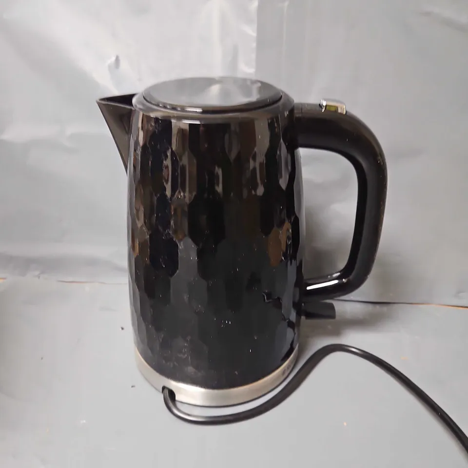 RUSSELL HOBBS HONEYCOMB KETTLE
