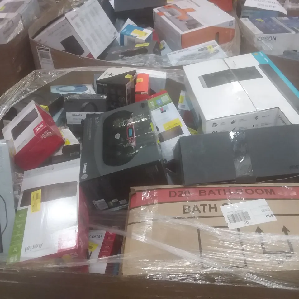 PALLET OF LARGE AMOUNT OF ASSORTED PRODUCTS TO INCLUDE SOUNDBAR, BOOMBOXES, AND KEYBOARDS ETC
