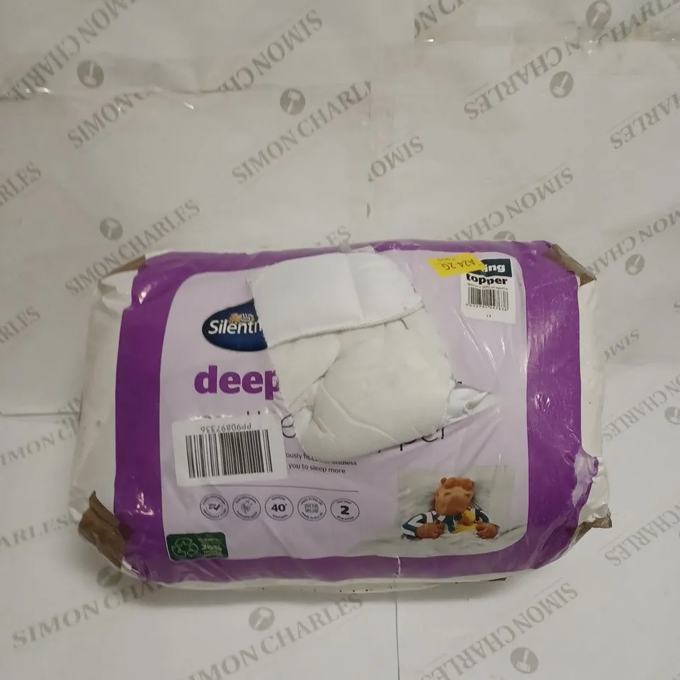 SILENTNIGHT MATTRESS TOPPER / SIZE: APPROX 180 X 200CM 