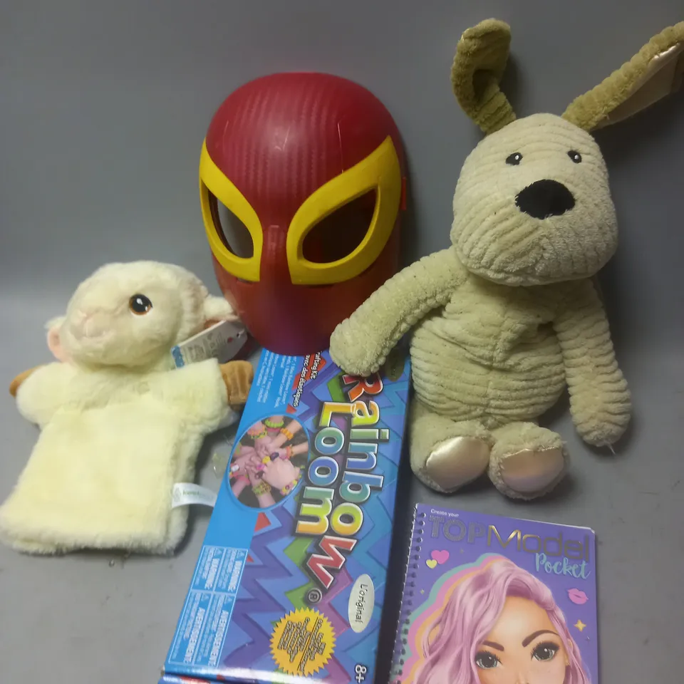 LARGE BOX OF ASSORTED TOYS AND GAMES TO INCLUDE TEDDIES, RAINBOW LOOMBANDS AND MASKS