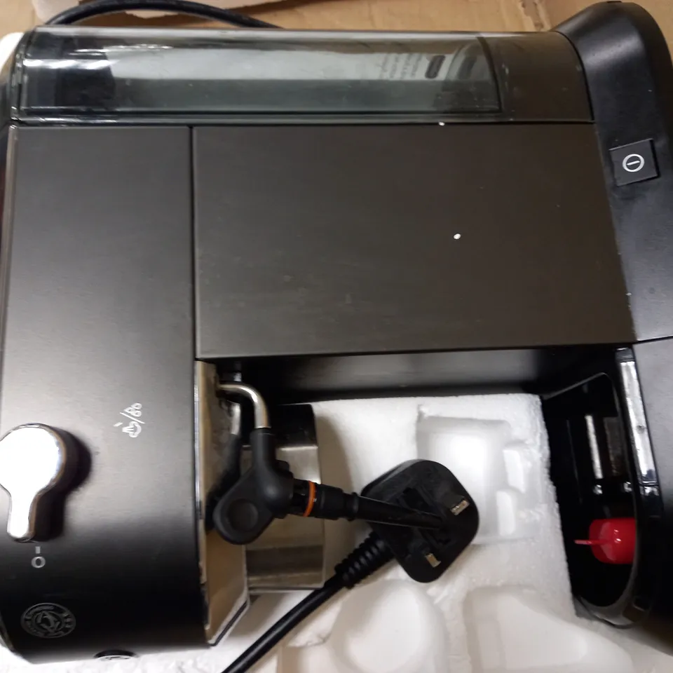 DE'LONGHI DEDICA COFFEE MACHINE