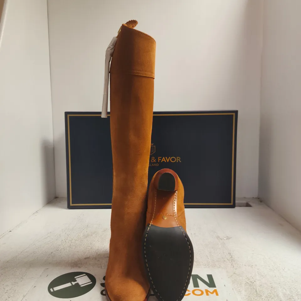 FAIRFAX & FAVOR WOMEN'S HIGH-HEELED REGINA KNEE-HIGH BOOT – TAN SUEDE UK 6