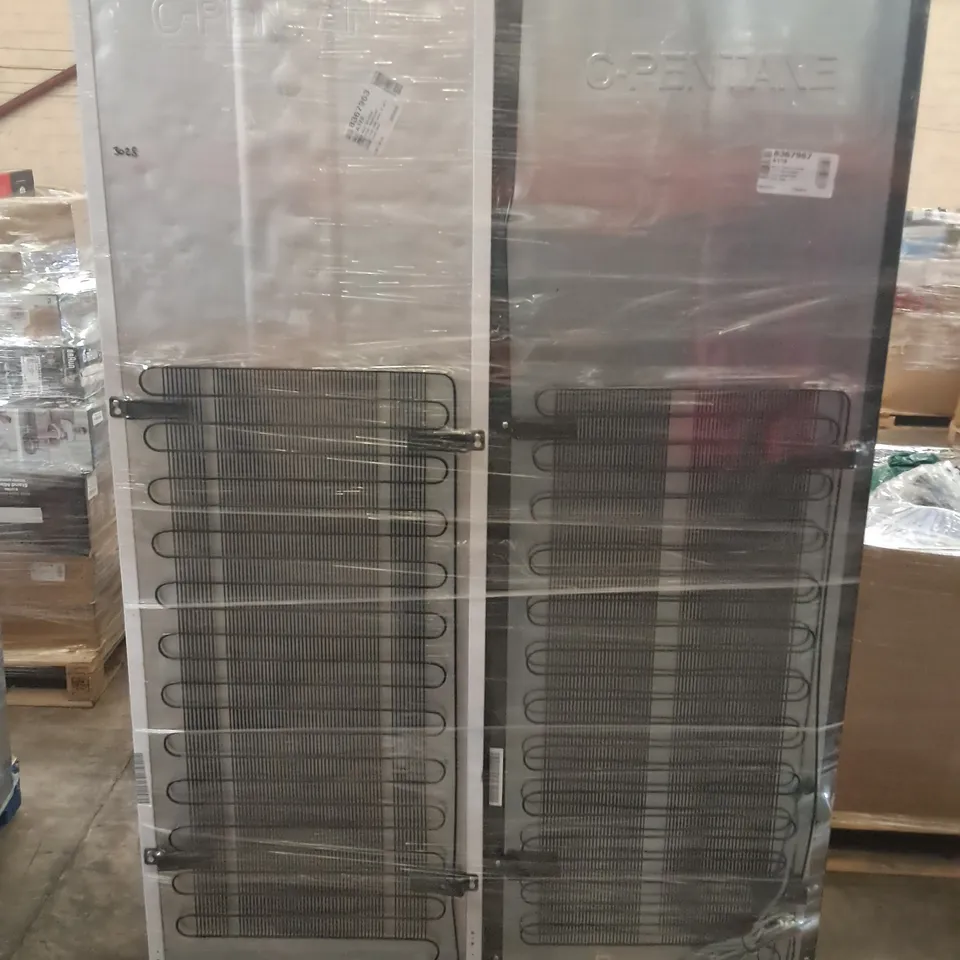 HOTPOINT FREESTANDING 6040 FRIDGE FREEZER AND RUSSELL HOBBS FREESTANDING FRIDGE FREEZER BLACK - UNPROCESSED RAW RETURNS