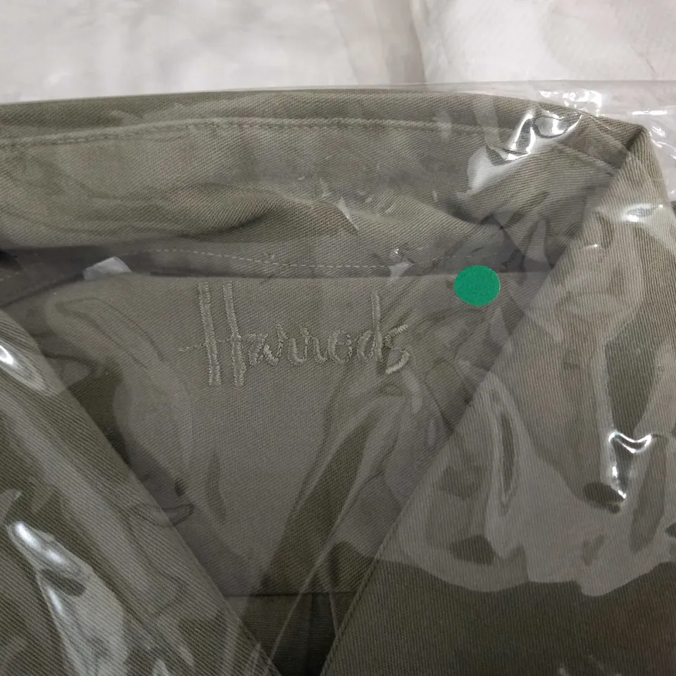 LOT OF 8 ASSORTED BAGGED CLOTHING ITEMS TO INCLUDE VERSACE AND RALPH LAUREN - VARIOUS SIZES