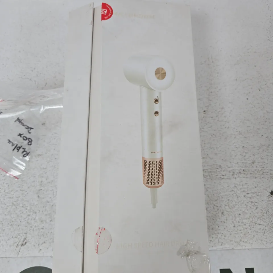 MAXGROOM WHITE HIGH-SPEED HAIR DRYER WITH ROSE GOLD FILTER – BOXED