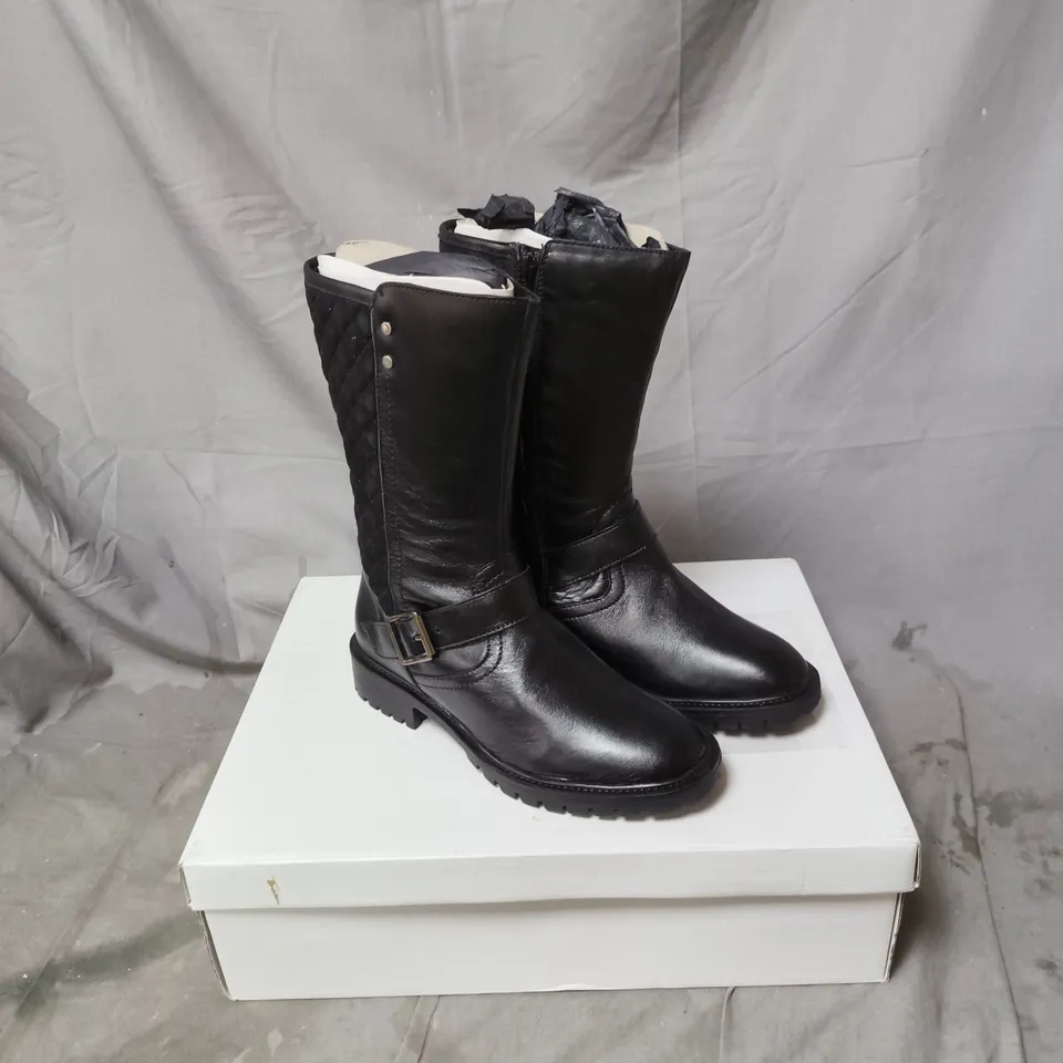 WOMEN'S BLACK KNEE-HIGH BOOT WITH BUCKLE DETAIL UK SIZE 5
