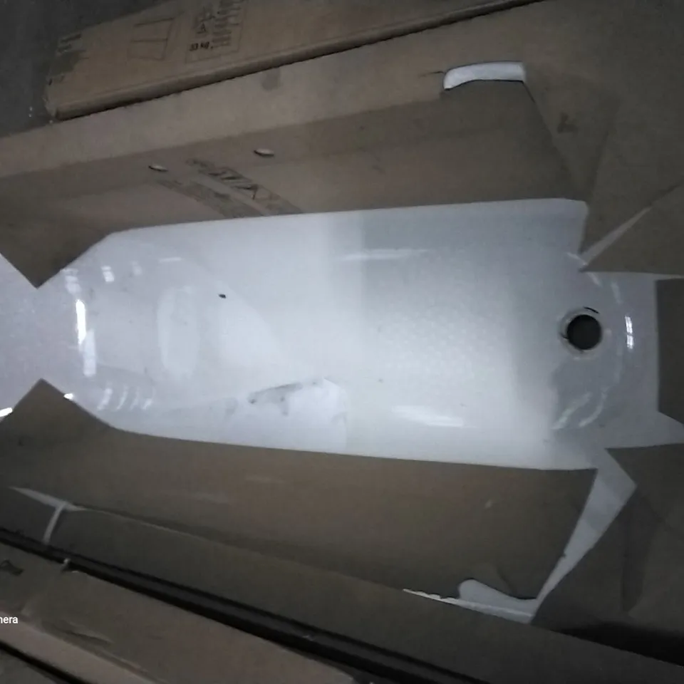 WHITE RECTANGULAR SHOWER BATH