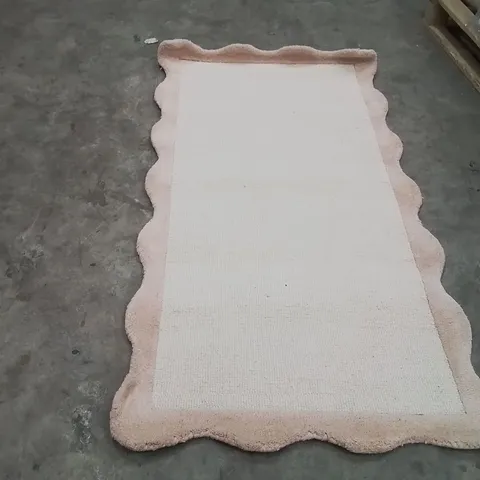 QUALITY DESIGNER AREA RUG - APPROXIMATELY 142x81cm