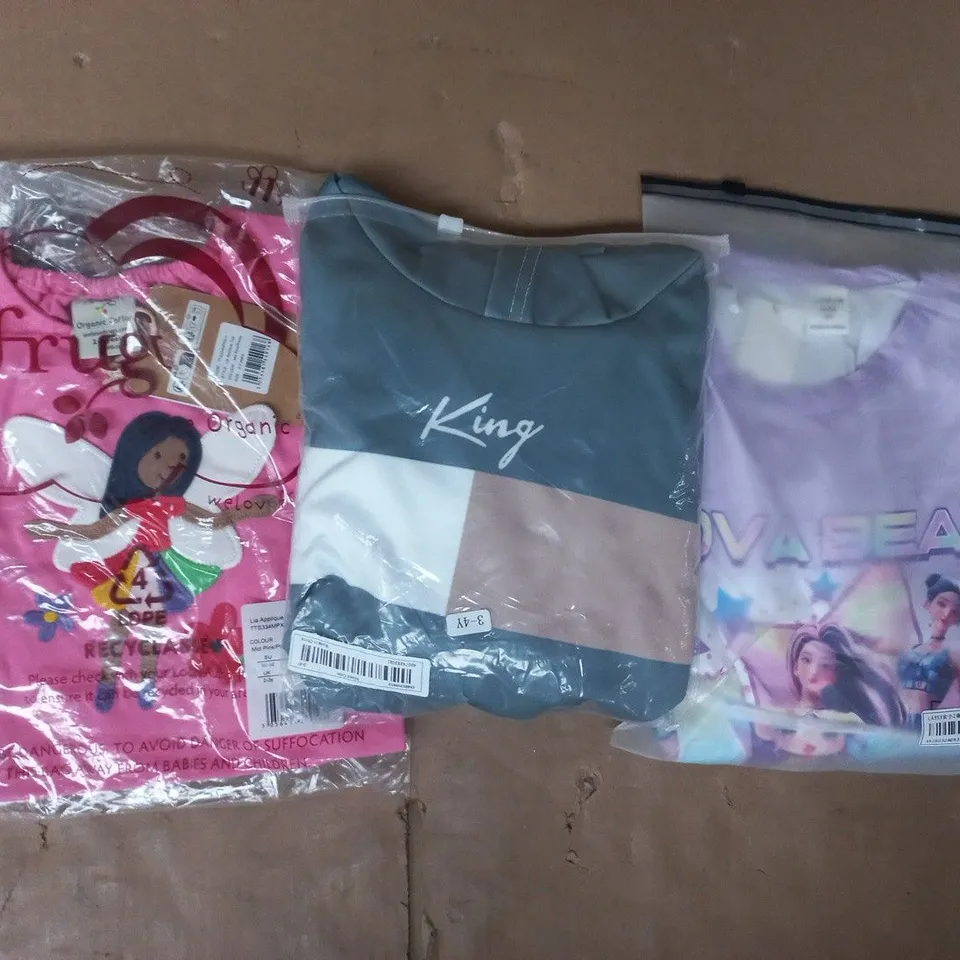APPROXIMATELY 20 ASSORTED KID'S CLOTHING AND FASHION PRODUCTS IN VARIOUS STYLES AND SIZES - COLLECTION ONLY