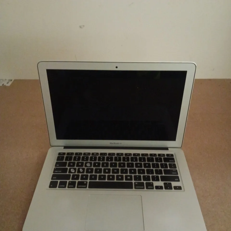 APPLE MACBOOK AIR 13-INCH ALUMINIUM LAPTOP