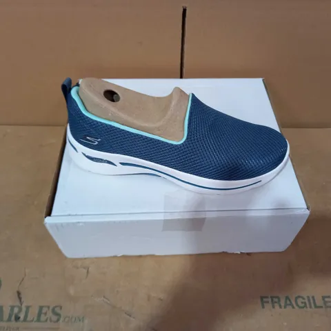 BOXED PAIR OF SKECHERS - SIZE 5
