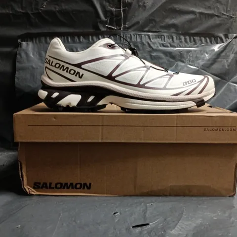BOXED PAIR OF SALOMON XT-6 TRAINERS IN WHITE/VANILLA ICE/PLUM SIZE UK 6.5