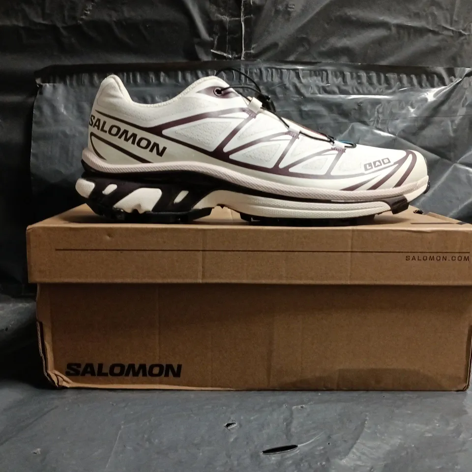 BOXED PAIR OF SALOMON XT-6 TRAINERS IN WHITE/VANILLA ICE/PLUM SIZE UK 6.5