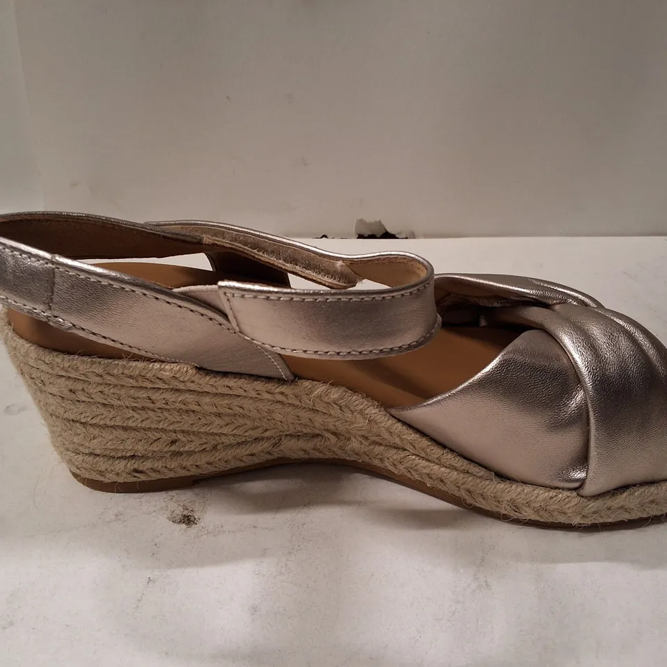 GABOR MOON SATIN METALLIC WEDGE SANDALS – UK 5.5 (EU 38.5)