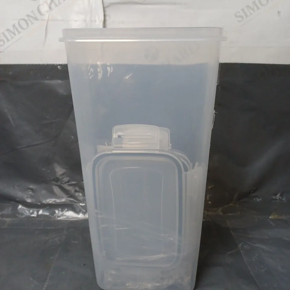 APPROXIMATELY 8 FOOD STORAGE CONTAINERS WITH LIDS