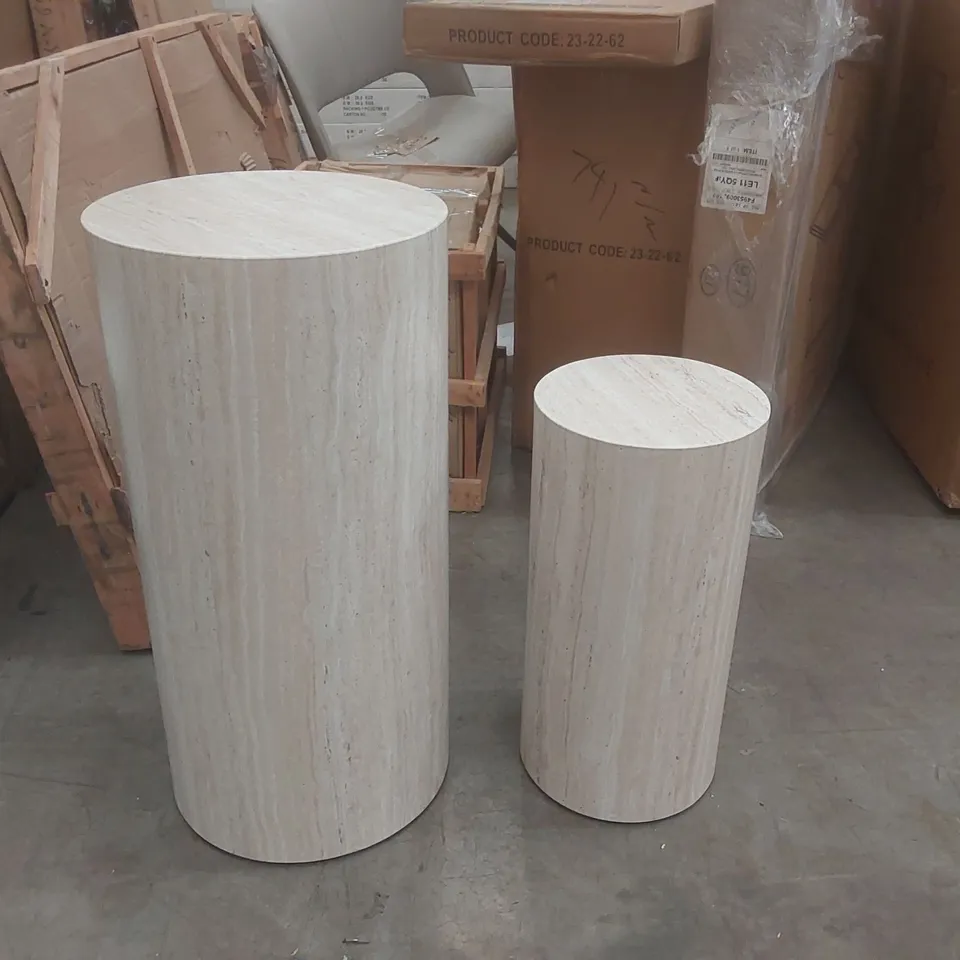 DICE PILLAR - ROUND - TRAVERTINE EFFECT - SET OF 2