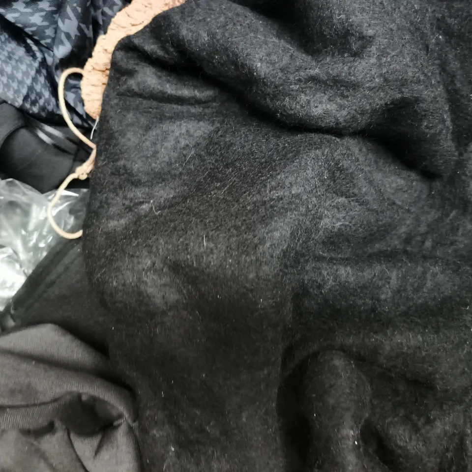 APPROXIMATELY 20 ASSORTED CLOTHING AND FASHION PRODUCTS IN VARIOUS STYLES AND SIZES - COLLECTION ONLY