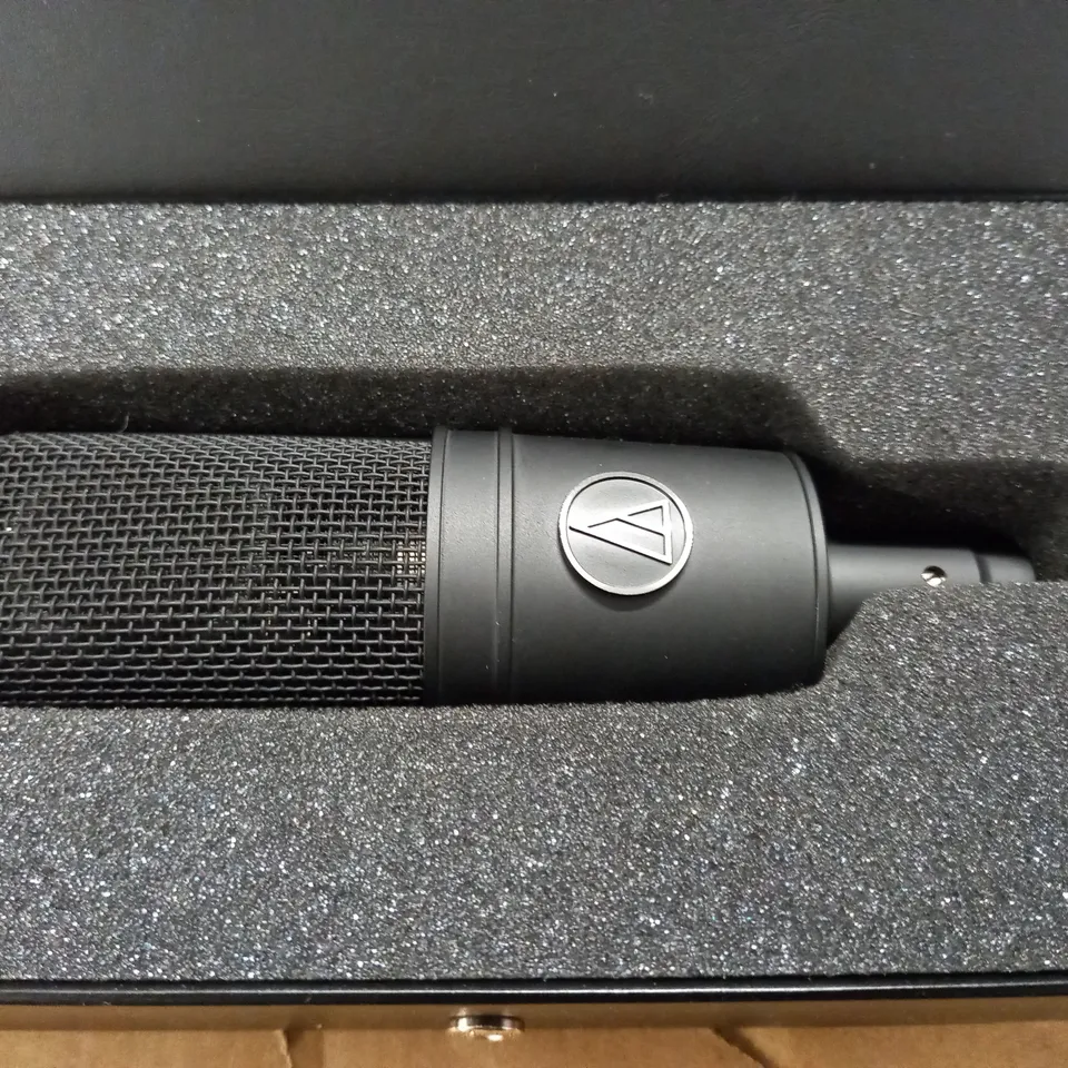AUDIO-TECHNICAL TRANSFORMERLESS CAPACITOR STUDIO MICROPHONE - AT4033A