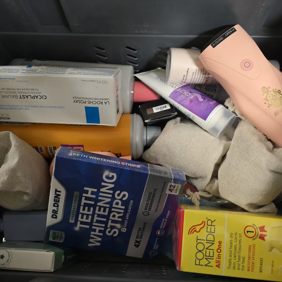 APPROXIMATEY 15 ASSORTED HEALTH AND BEAUTY PRODUCTS TO INCLUDE DR.DENT TEETH WHITENING STRIPS, NIP FAB + MASK, AND JOHNSONS KIDS OIL ETC. 