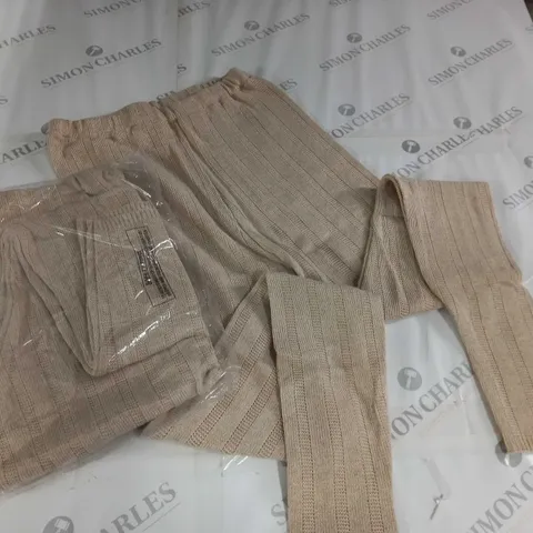 LOT OF 10 KNITTED LEGGINGS IN BEIGE - SIZE UNSPECIFIED