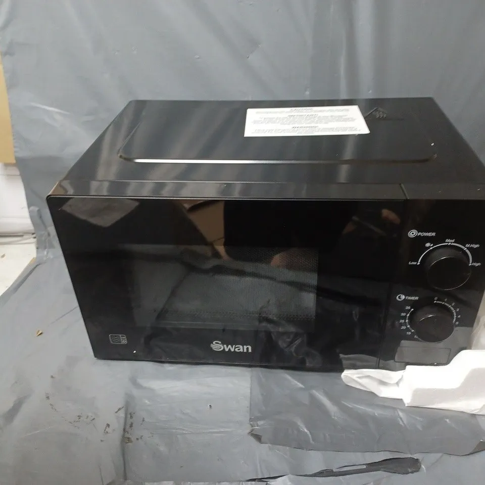 SWAN 20L 700W MANUAL MICROWAVE - BLACK - COLLECTION ONLY