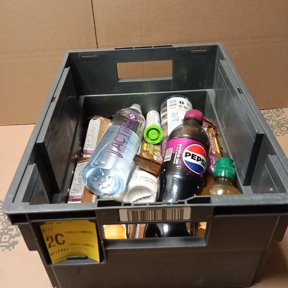 TOTE OF APPROXIMATELY 20 ASSORTED FOOD/DRINK ITEMS TO INCLUDE SHAKE THAT WEIGHT BARS, PEPSI MAX CHERRY, ACTIPH ALKALINE IONISED WATER, PEADIA SURE SHAKE ETC