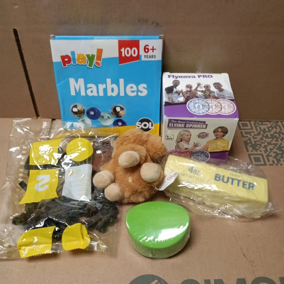 APPROXIMATELY 10 ASSORTED TOYS & GAMES PRODUCTS TO INCLUDE MARBLES, FLYING TOY, PLUSH TOY ETC 