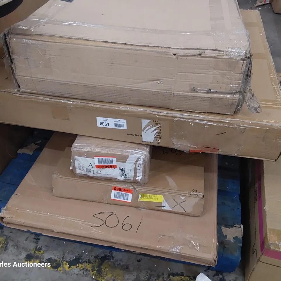 PALLET OF ASSORTED BOXED FURNITURE PARTS INCLUDING BED