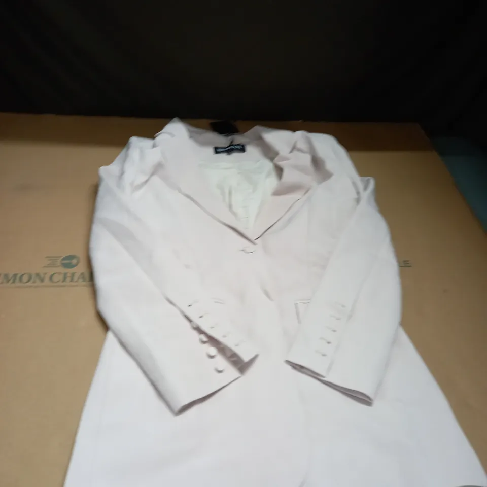 WANDERDOLL CREAM BLAZER SIZE 8