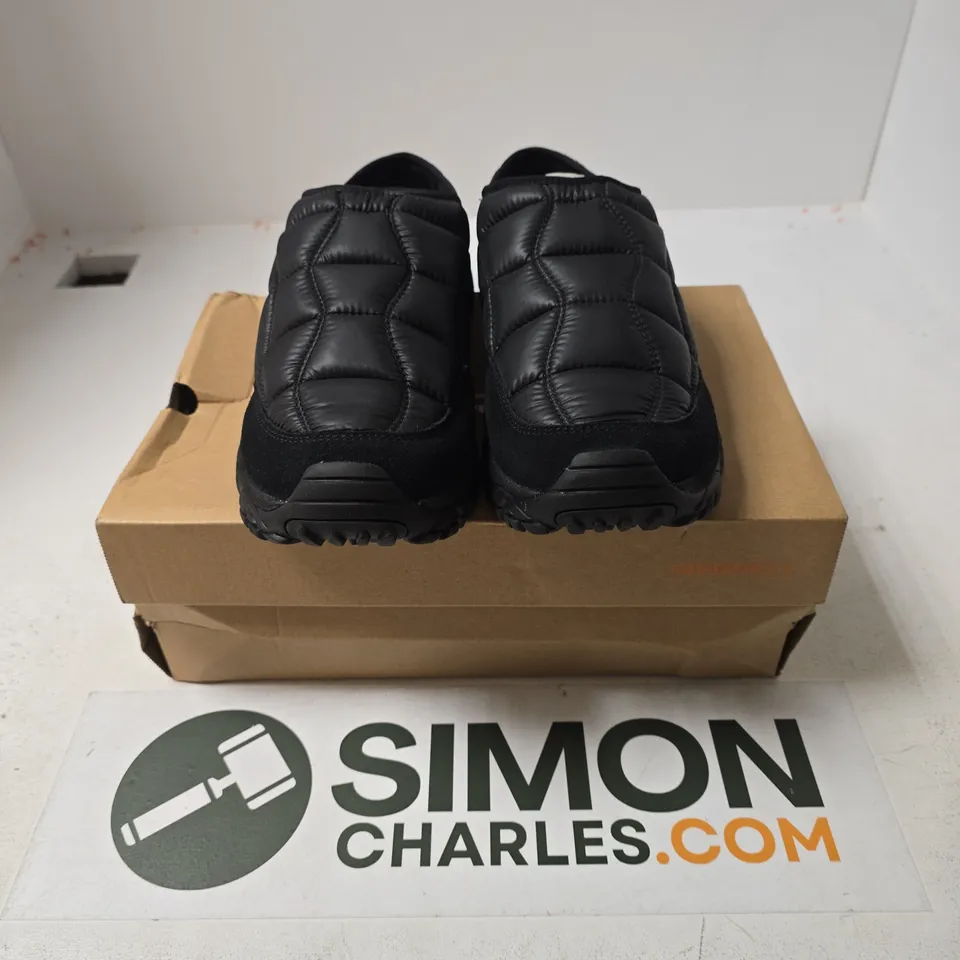 BOXED PAIR OF MERRELL MOAB 2 SLIDE QUILTED IN BLACK - UK 9
