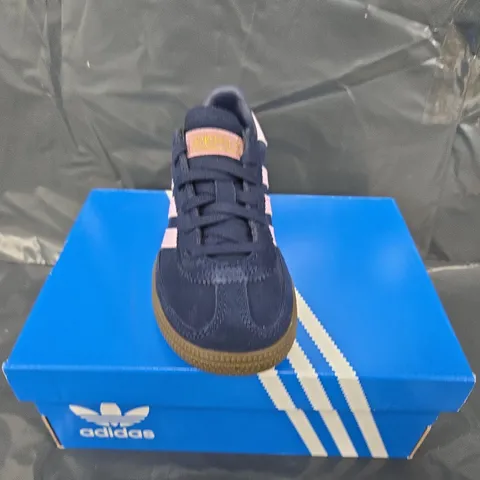 BOXED PAIR OF ADIDAS HANDBALL SPEZIAL SHOES KIDS IN NAVY/PINK - UK 11K