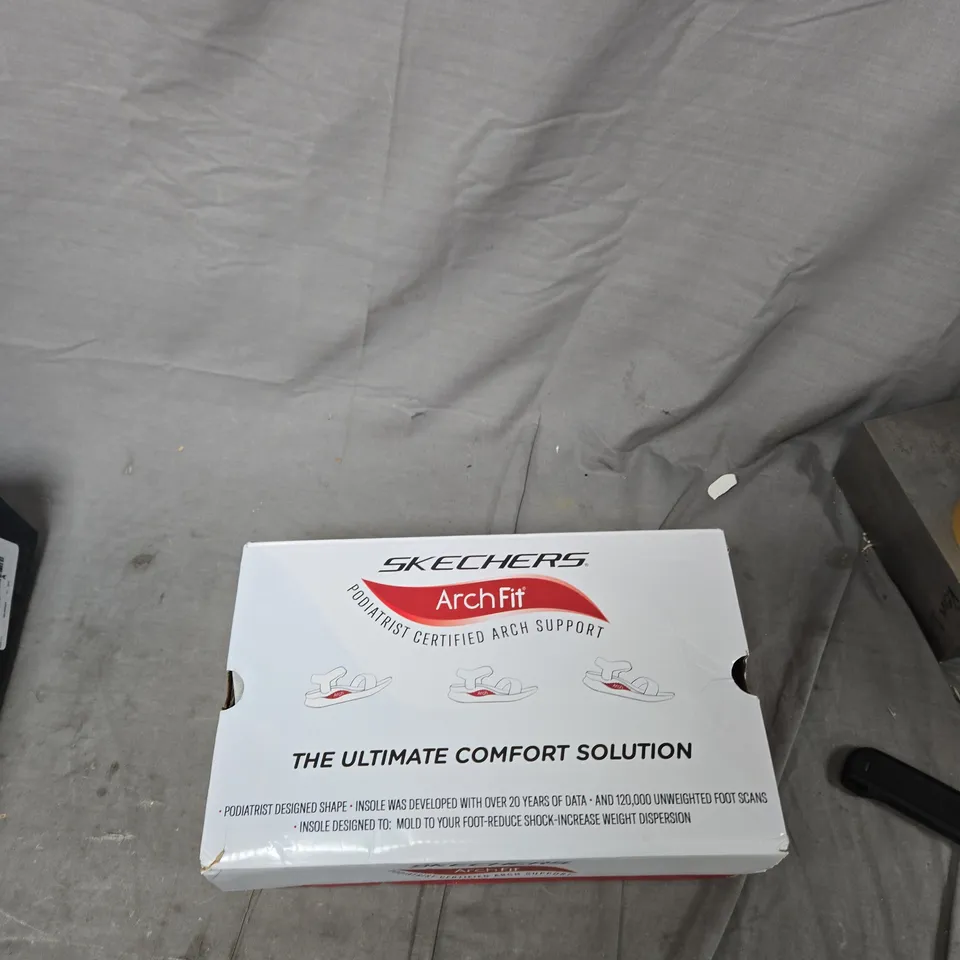 SKECHERS ARCH FIT SANDALS - BLACK, UK 5