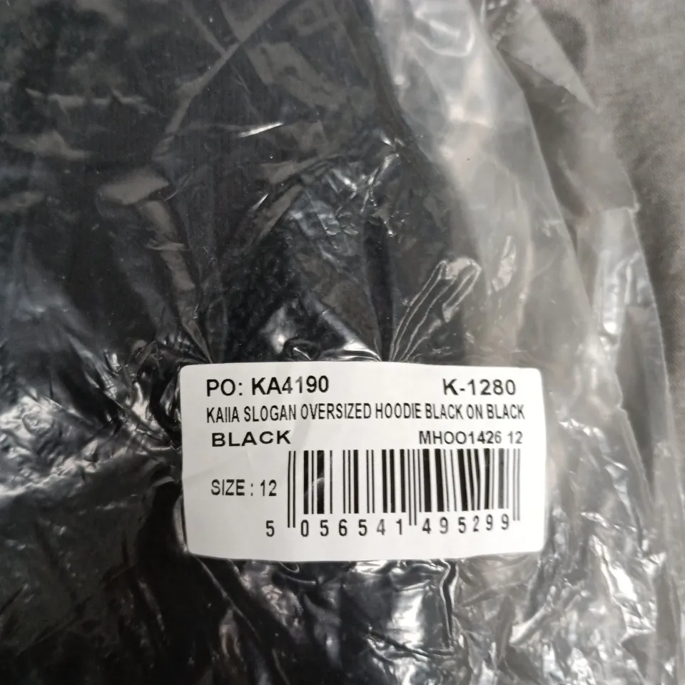 BAGGED KAIA SLOGAN OVERSIZED HOODIE – BLACK ON BLACK, UK SIZE 12