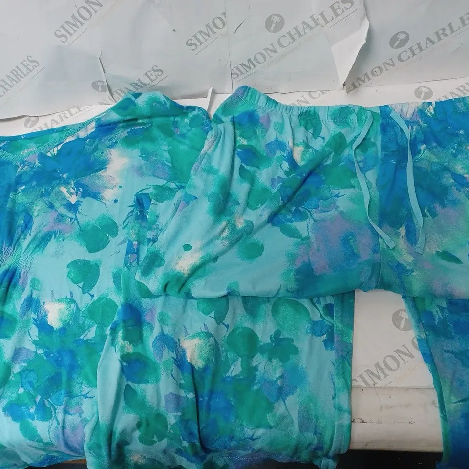 APPROXIMATELY 10 CLOTHING INCLUDING: 5 SETS OF MULTICOLOUR PAJAMA SETS