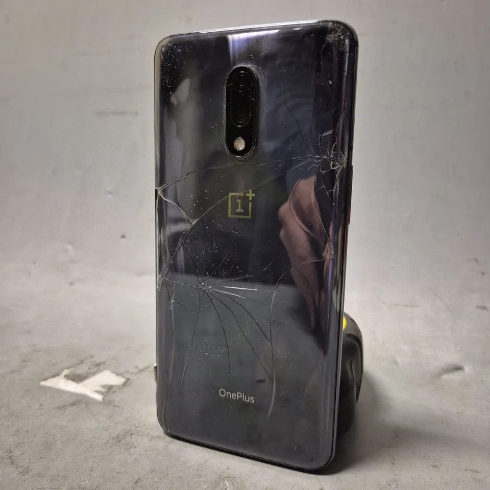 ONE PLUS MOBILE PHONE - MODEL UNSPECIFIED