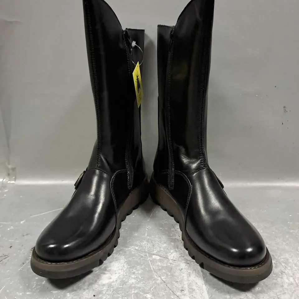 BOXED PAIR OF FLY LONDON BOOTS IN BLACK UK SIZE 6