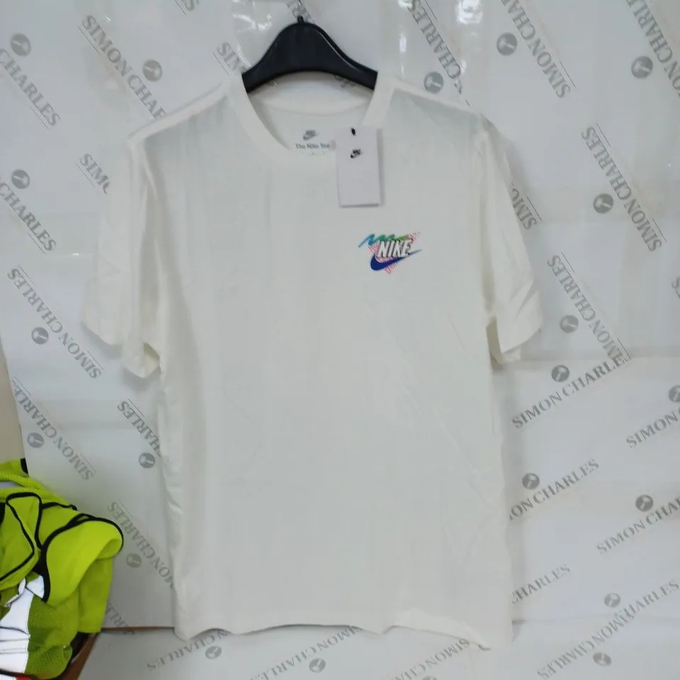MENS LARGE WHITE NIKE TOP 